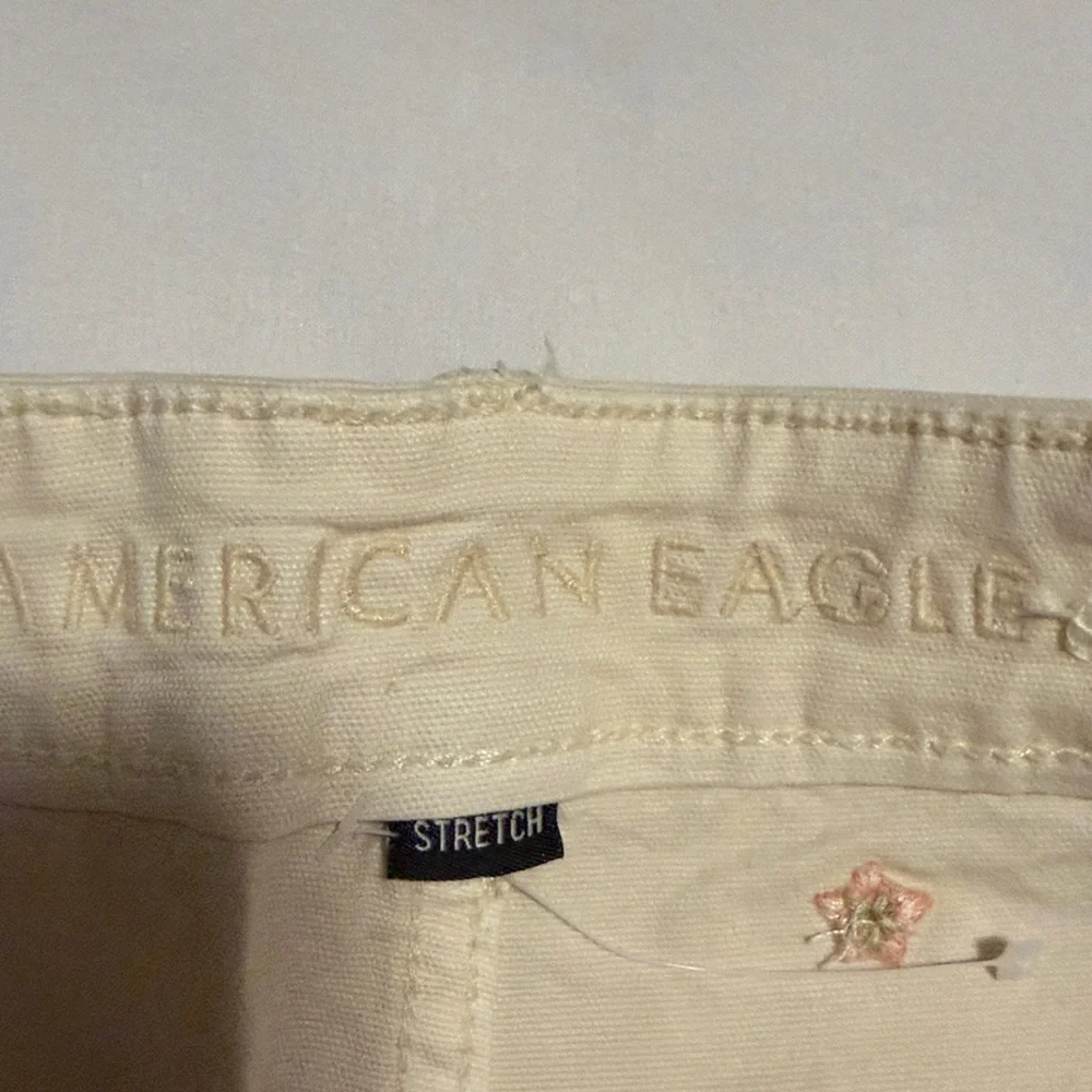 American Eagle Outfitters Cream Highest Rise 90’s Boyfriend Short